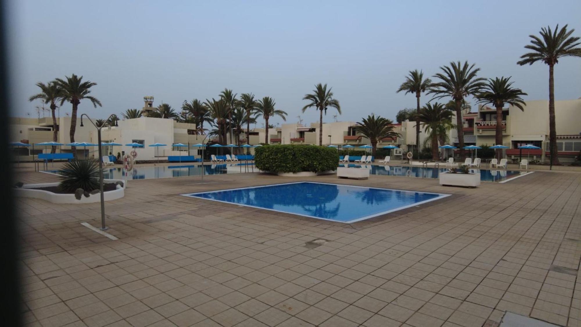 Moderno Estudio Con Piscina En Arona - Ideal Parejas