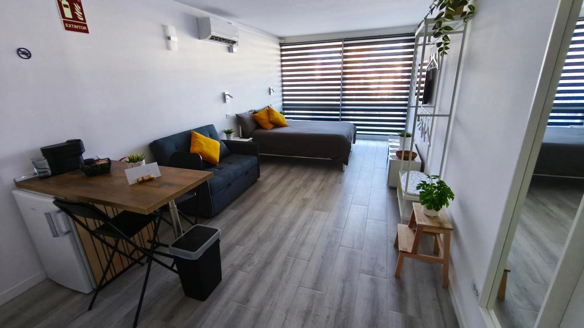 Moderno Estudio Con Piscina En Arona - Ideal Parejas